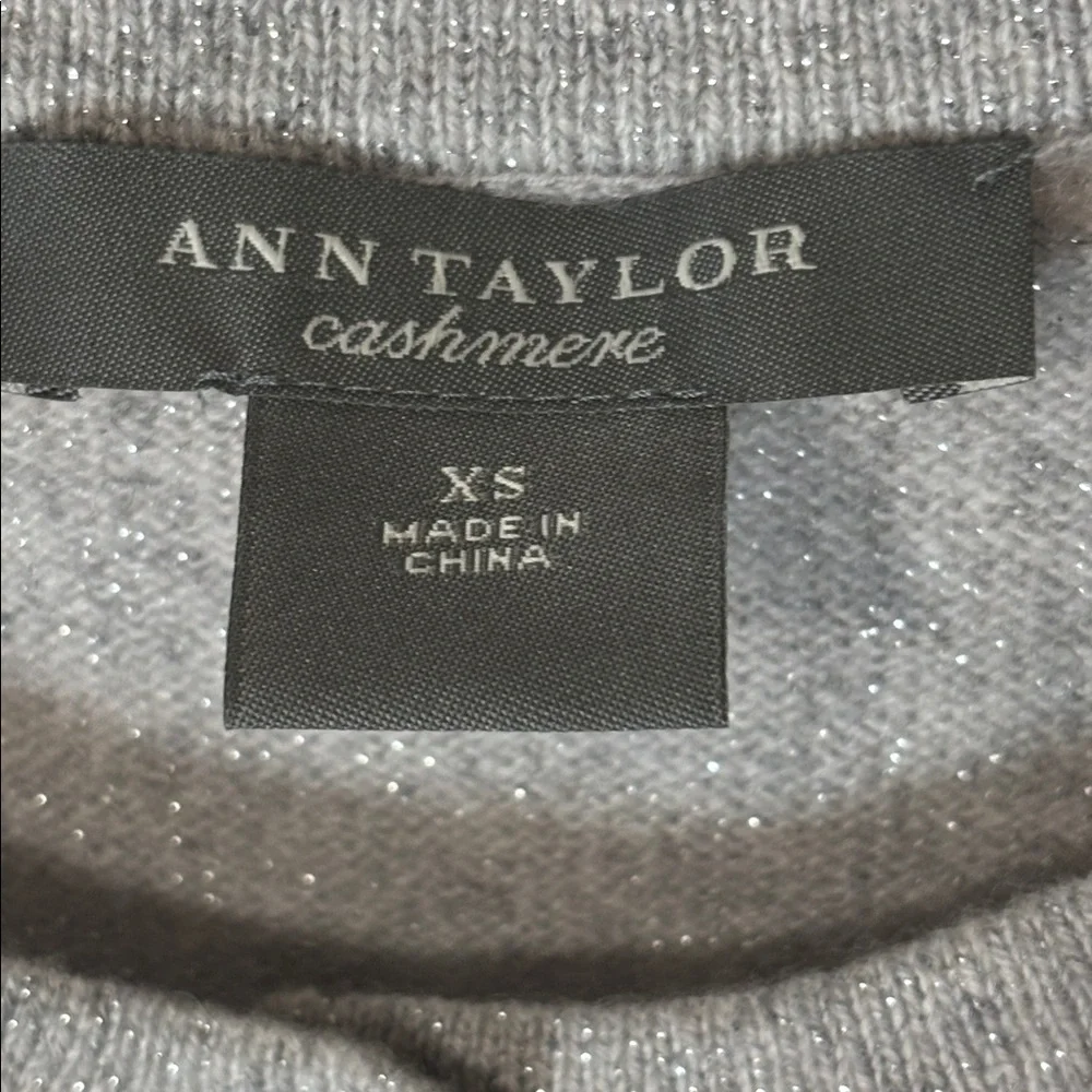 Ann Taylor Light Gray Women's Cardigan Sz XS Excellent Condition - Picture 2 of 3